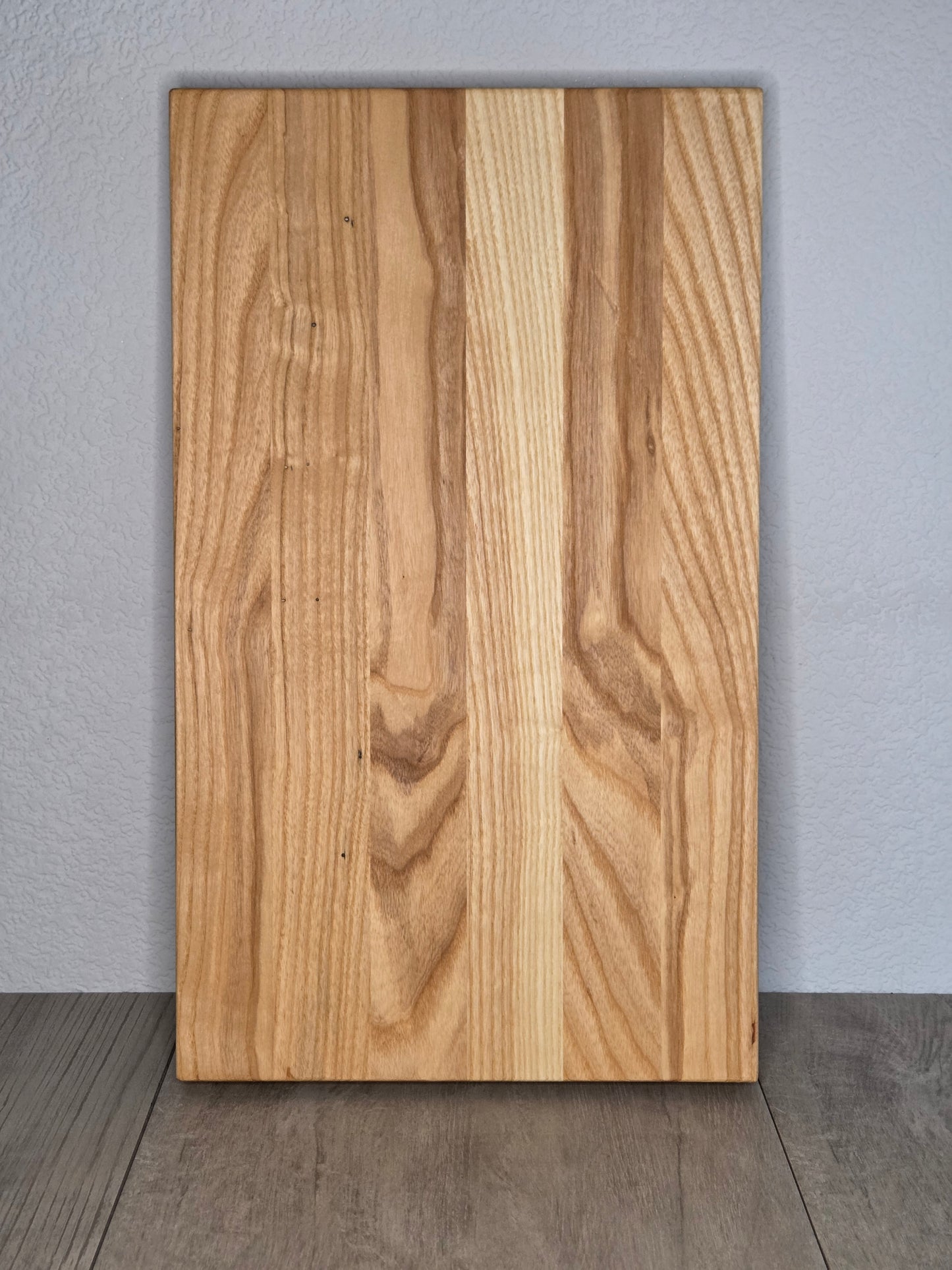 Schneidebretter aus Esche – natürlich, hochwertig, individuell